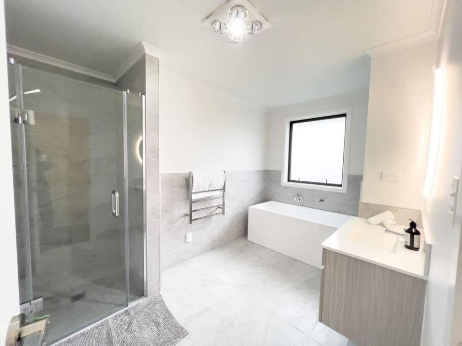 Rotorua Sunshine Brand New 4 Bedroom House المظهر الخارجي الصورة